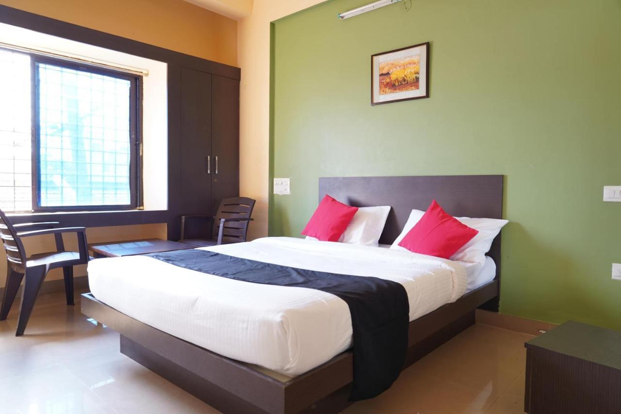 Oyo Chinthu Comforts Tumkur Exterior foto