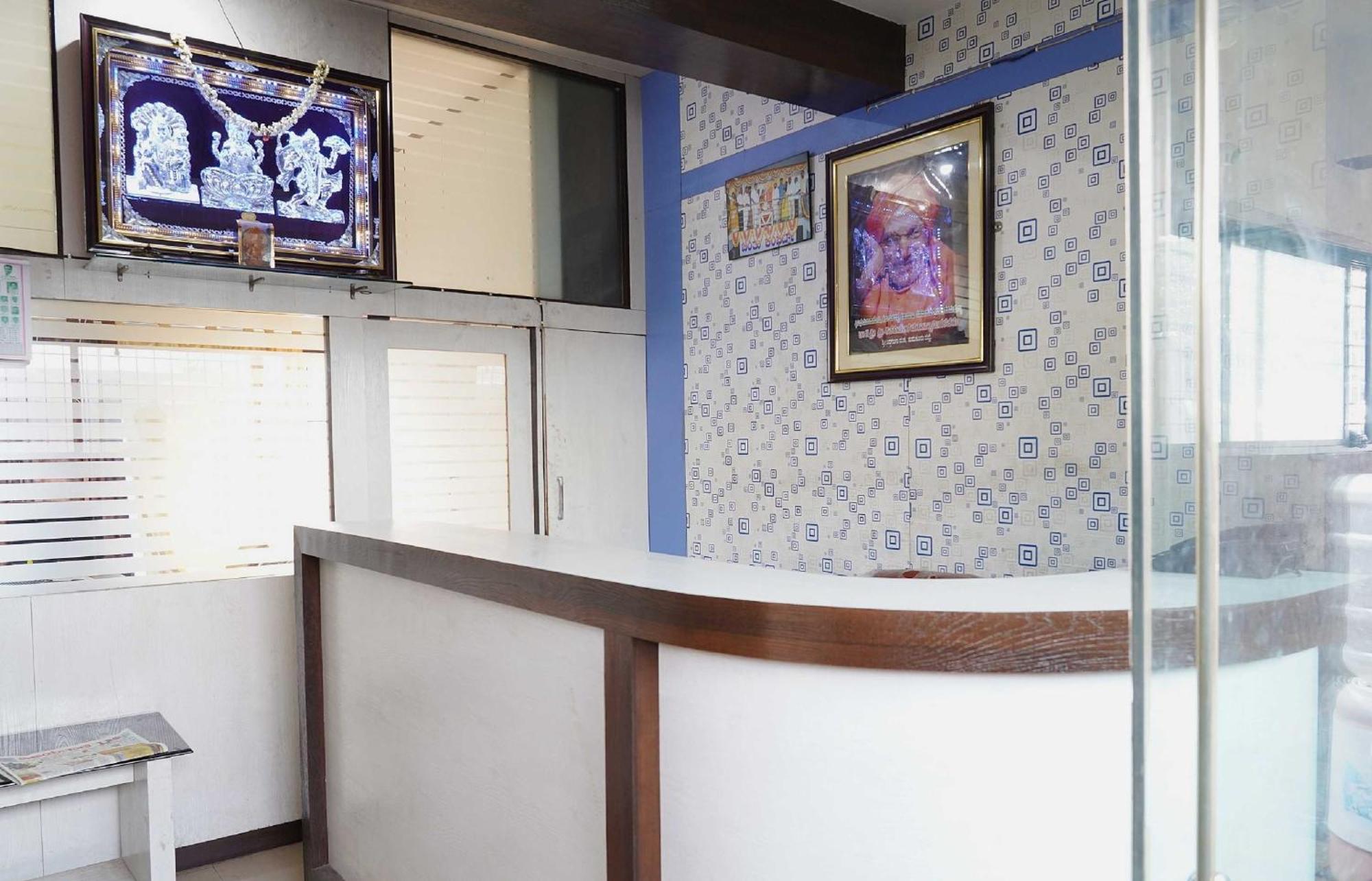 Oyo Chinthu Comforts Tumkur Exterior foto