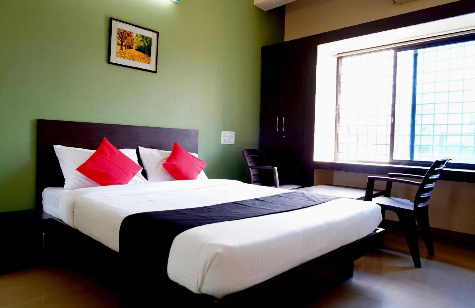 Oyo Chinthu Comforts Tumkur Exterior foto